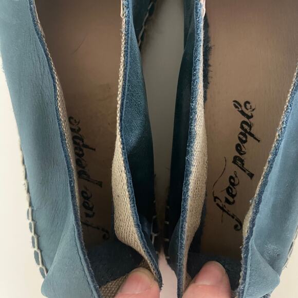 Free People 'Laurel Canyon' Women's 36 US 6 Espadrille Teal Leather Slip On - Picture 8 of 8